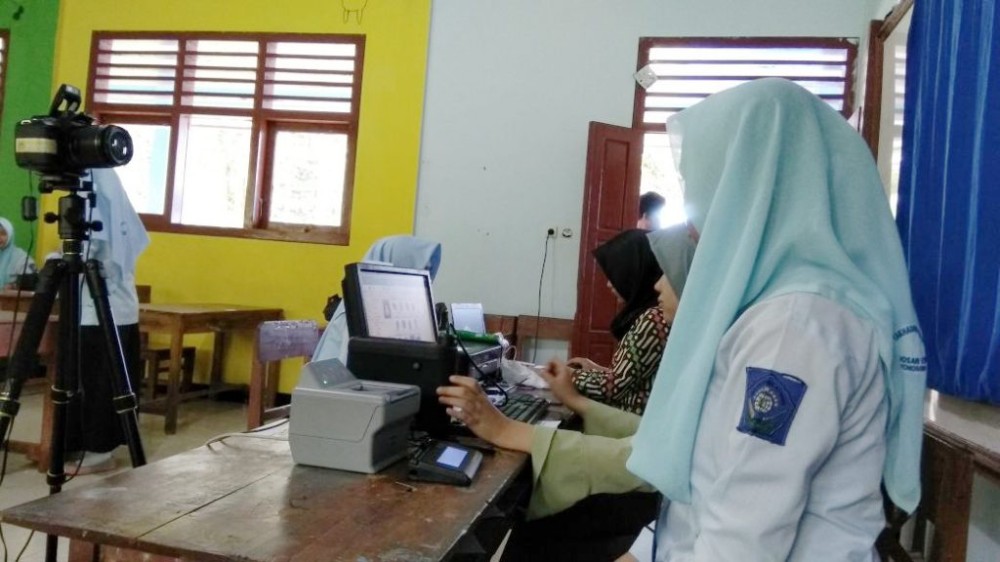 Jemput Bola Perekaman KTP el di SMA Takhasus As Sahro Kepil