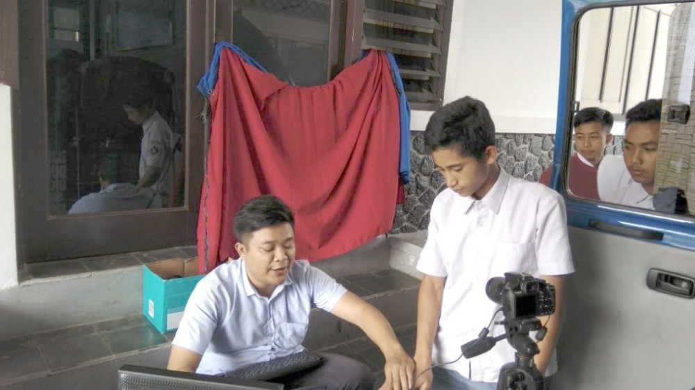 Jemput bola perekaman KTP-El di SMK Karya Mandiri Garung