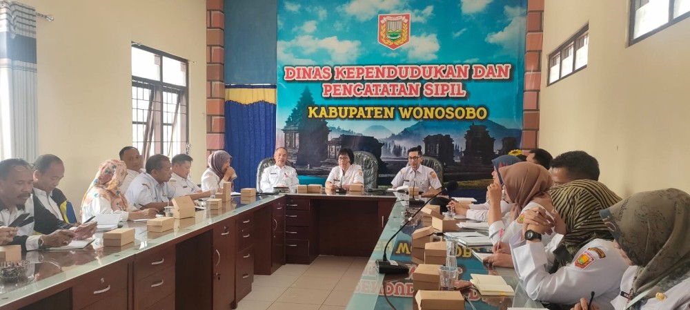 Rapat kordinasi Pelayanan Administrasi Kependudukan di Desa